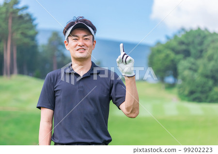 Golfer man playing golf on golf course (point) Golfer man playing golf on golf course (point) 99202223