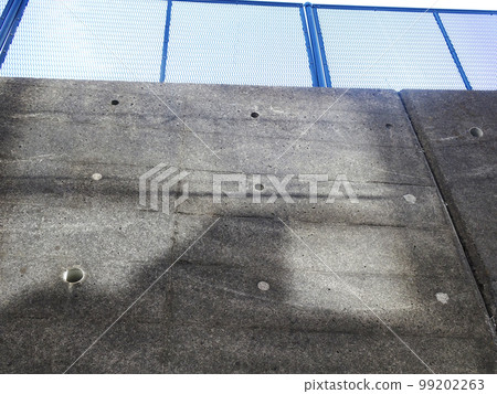 Sepa hole of concrete retaining wall not blocked and drainage hole 99202263