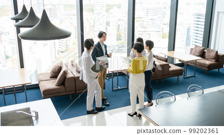 Business briefing overview Business briefing overview 99202361