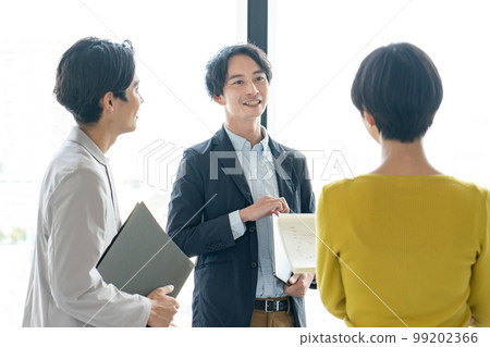 business casual conversation 99202366