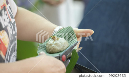 手工，修剪，剪刀，草仔粿，芭蕉葉子，手作り、剪定、はさみ、草餅、オオバコの葉，pruning, 99202683