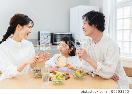 family breakfast 99203360