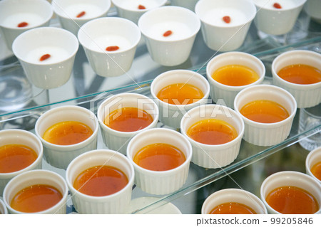 Images of pudding and almond tofu 99205846