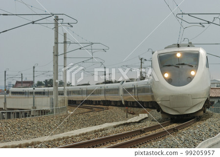 北陸本線 Komatsu-Akeho JR West 681 系列 T18+T31+T25 編隊（金澤）Thunderbird 99205957