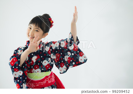 穿著浴衣的小學生 99209452