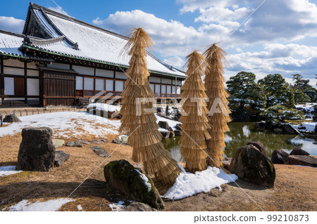 Nijo Castle Ninomaru Palace Garden with snow in winter. Kyoto, Japan. Nijo Castle Ninomaru Palace Garden with snow in winter. Kyoto, Japan. 99210873
