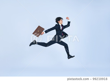 跳躍的年輕商人 99210918