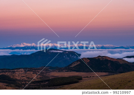 Dawn of Mt. Kuruma (view in the direction of the Northern Alps) Dawn of Mt. Kuruma (view in the direction of the Northern Alps) 99210997