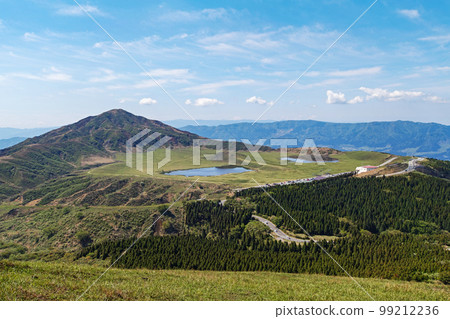 Kumamoto / Aso seen from Mt. Kishima Kusasenri and Kusasenrigahama 99212236
