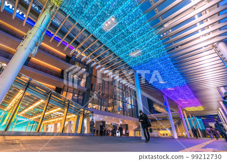Cityscape of Yokohama, Japan The enclosure of the plaza in front of the central west exit of Yokohama Station has been removed, revealing a spacious space 99212730