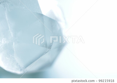 Clear and simple material polygonal sphere blue glass Clear and simple material polygonal sphere blue glass 99215918