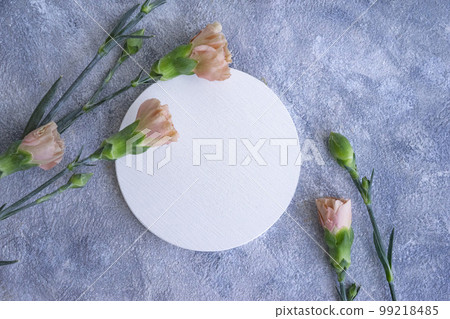 carnation and round space carnation and round space 99218485