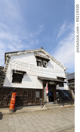 “Irohamaru 展覽館”(廣島縣福山市)展示了 1867 年在備後灘沉沒的貨船“Irohamaru”的輪廓。 “Irohamaru 展覽館”(廣島縣福山市)展示了 1867 年在備後灘沉沒的貨船“Irohamaru”的輪廓。 99219500