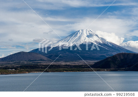 Mt.Fuji seen from Lake Motosu 99219508