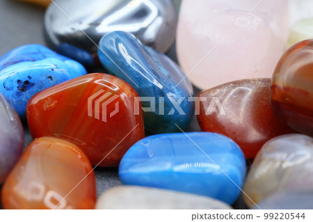 圓形美麗多彩的天然石材 圓形美麗多彩的天然石材 99220544