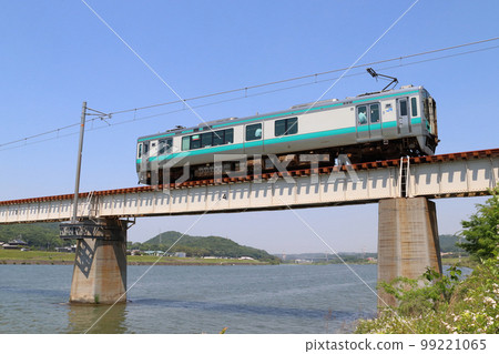 加古川線125系列列車穿越國龜鐵橋 99221065