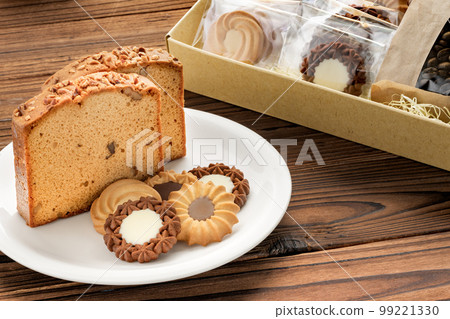 Pound cake and cookie gift 99221330