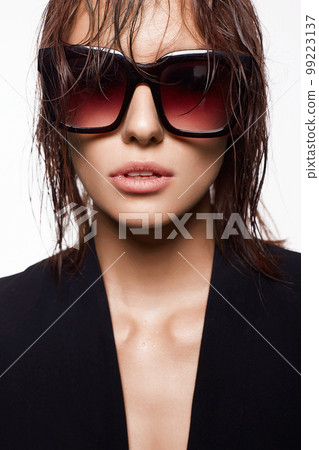 Beautiful Girl in sunglasses Beautiful Girl in sunglasses 99223137