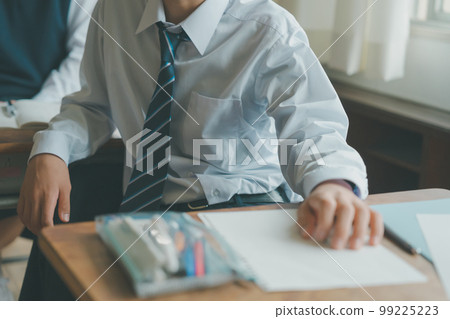 young man, junior high school student, junior high student 99225223