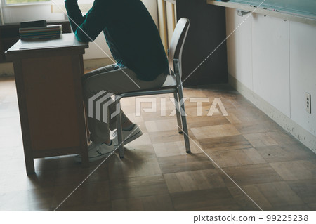 老師 教師 男人 99225238