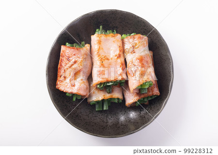 Bacon-wrapped leek Bacon-wrapped leek 99228312