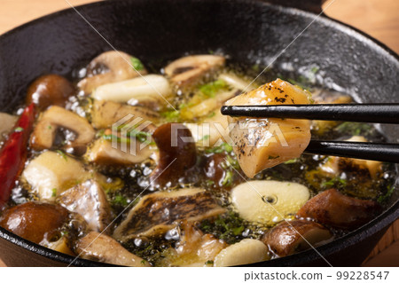 Ajillo of mussels 99228547