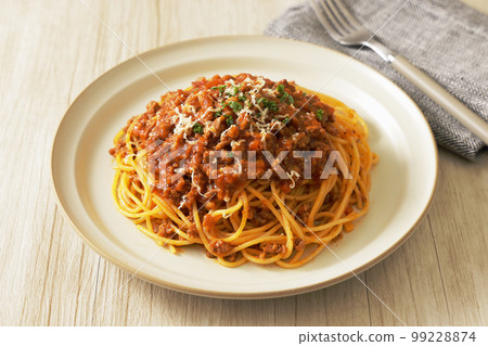 Spaghetti meat sauce with cheese and parsley 99228874