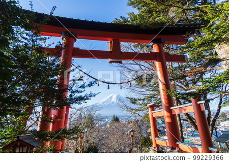 Arakurayama Sengen Park, Yamanashi Prefecture's Mt. Fuji seen over the torii gate of Sengen Shrine Arakurayama Sengen Park, Yamanashi Prefecture's Mt. Fuji seen over the torii gate of Sengen Shrine 99229366