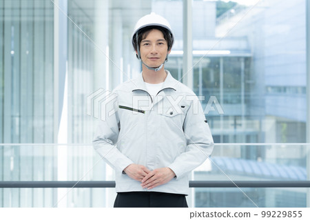 一名年輕男工的畫像 99229855