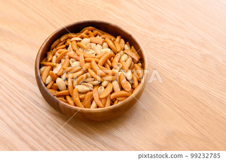 Kaki no Tane，Kaki Pie，一種傳統的甜米餅 99232785