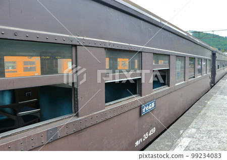 大井川鐵道SL Kawaneji 前JNR Oha 35 系列客車 99234083