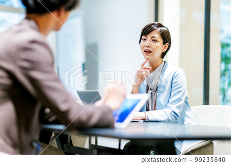 Meeting business image shooting cooperation "+ SHIFT NOGIZAKA" 99235840