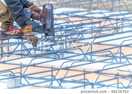 Rebar binding machine, foundation work, slab reinforcement arrangement 99236762