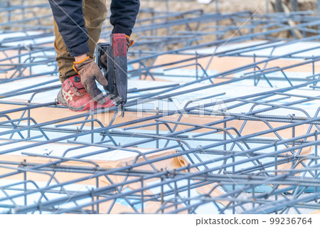 Rebar binding machine, foundation work, slab reinforcement arrangement 99236764