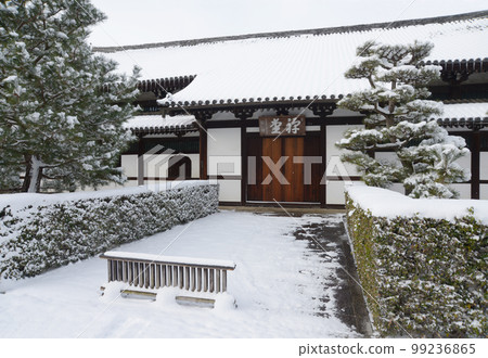 冬季東福寺禪堂(京都市東山區) 冬季東福寺禪堂(京都市東山區) 99236865