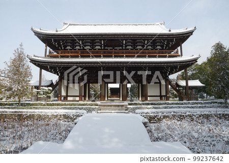 東福寺山門在冬天東山區,京都市 東福寺山門在冬天東山區,京都市 99237642