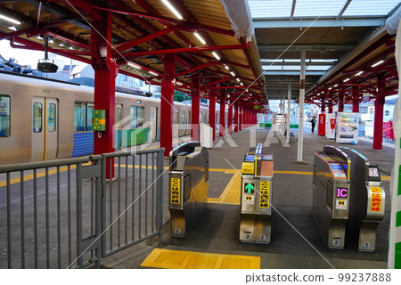 豐島園站檢票口 99237888