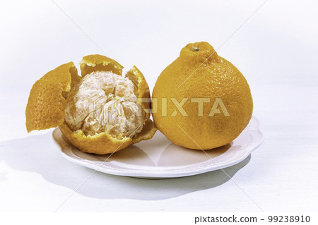 鹿兒島縣產“不知火”（清見橙與中野3號椪柑的雜交品種） 99238910