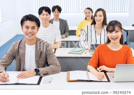 Meeting seminar engineer training class office casual study session business office 99240874