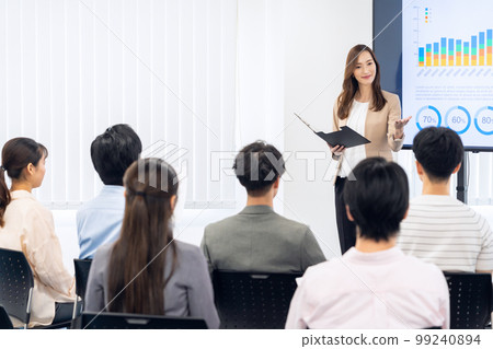 Meeting seminar engineer training class office casual study session business office Meeting seminar engineer training class office casual study session business office 99240894