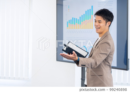 Meeting seminar engineer training class office casual study session business office Meeting seminar engineer training class office casual study session business office 99240898