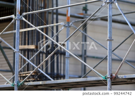 Image of external scaffolding (framework scaffolding) 99244742