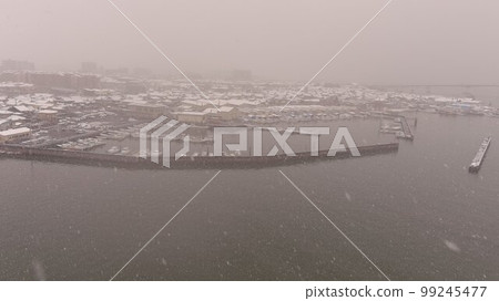 落小雪的卡塔塔漁港 99245477