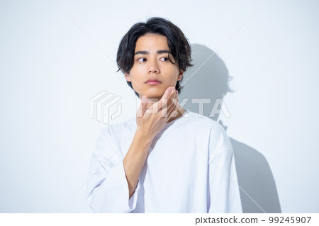Man in white t-shirt 99245907