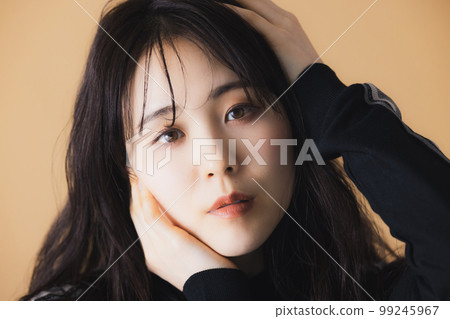 黑色長頭髮的女人 99245967