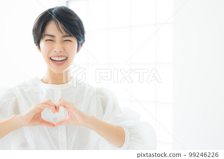 女性心臟標誌 99246226