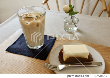Cheesecake to eat in a cafe Cheesecake to eat in a cafe 99250667