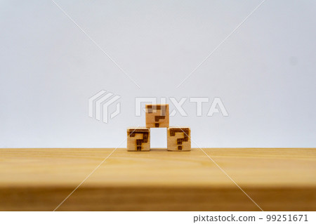 Three Hatena Pyramids placed at the very end of the desk Three Hatena Pyramids placed at the very end of the desk 99251671