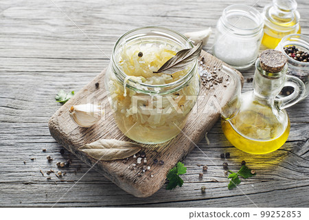 Sauerkraut Sauerkraut 99252853