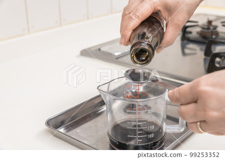 [Oyster sauce for making liquid seasoning for stir-fried ravioli] 99253352